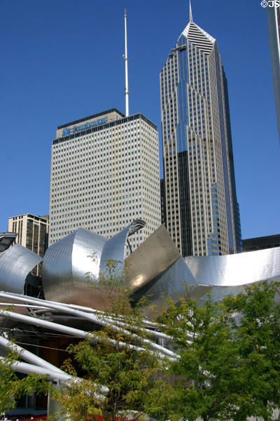 One Prudential Plaza (1955) (41 floors) (130 East Randolph St.) by Naess & Murphy + Two Prudential Plaza (1990) (64 floors) (180 North Stetson Ave.) by Loebl, Schlossman & Hackl. Chicago, IL.