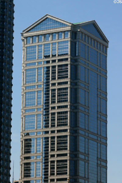 77 West Wacker or United Airlines Building (former R.R. Donnelley Building). Chicago, IL.