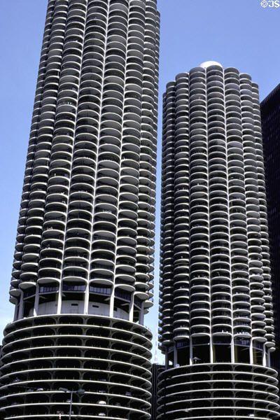 Marina City towers. Chicago, IL.