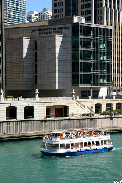 University of Chicago Gleacher Center (1994) (6 floors) (450 North Cityfront Plaza) above Chicago River. Chicago, IL. Architect: Lohan Assoc..