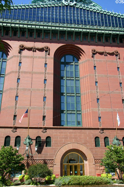 Facade of Harold Washington Library Center. Chicago, IL.