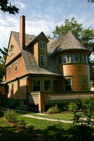 Walter M. Gale House (1893) (1031 Chicago Ave.). Oak Park, IL. Architect: Frank Lloyd Wright.