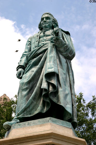 Statue of Carl von Linné (Carolus Linnaeus) Swedish botanist inventor of system of biological classification of species on Midway Plaisance Park of University of Chicago. Chicago, IL.