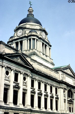 Allen County courthouse (1902). Fort Wayne, IN. Style: Beaux-arts. Architect: Edwin May & Brentwood S. Tolan. On National Register.
