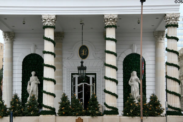 Carriageway entrance of Le Pavillon Hotel. New Orleans, LA.