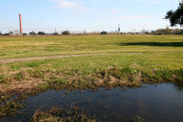 Field British had to cross to reach American lines behind canal running between swamp to left with Mississippi River at right which put British into neck of a funnel. New Orleans, LA.