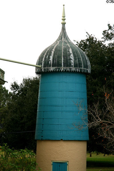 Cistern of San Francisco Plantation. LA.