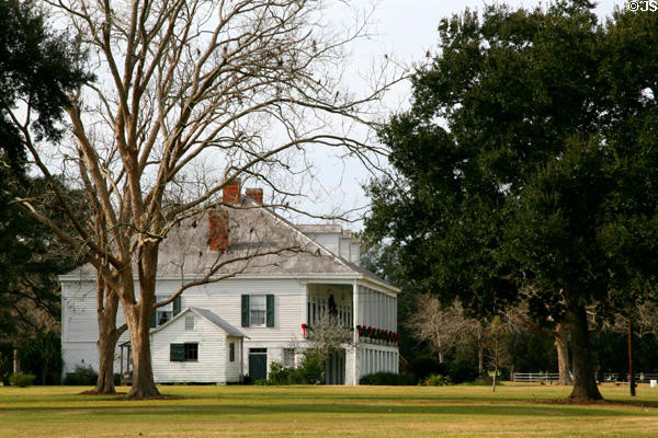 Oblique view of St. Joseph plantation. Vacherie, LA.
