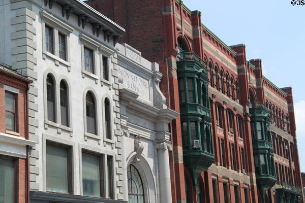 Union National Bank (1924) (61 Merrimack St.) & Hildreth Building (1882) (35-55 Merrimack St.). Lowell, MA.