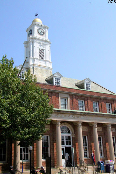 Post Office (1914) (6 Main St.). Plymouth, MA. Style: Colonial Revival. Architect: Hanold-O'Brien Co.; Oscar Wenderoth.