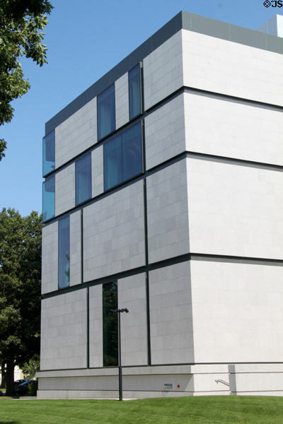 New wing of Museum of Fine Arts (2010). Boston, MA. Architect: Foster & Partners.