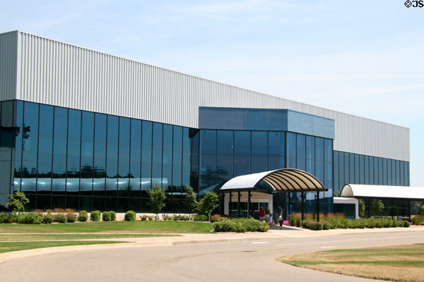 Kalamazoo Air Zoo Museum building (2004) (6151 Portage Rd.). Kalamazoo, MI.