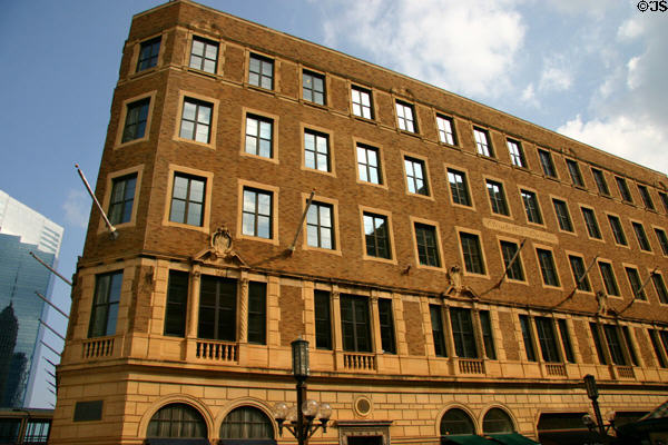 Young-Quinlan Building (1926) (901-915 Nicollet Mall) (5 floors). Minneapolis, MN. Architect: Frederick H. Ackerman.