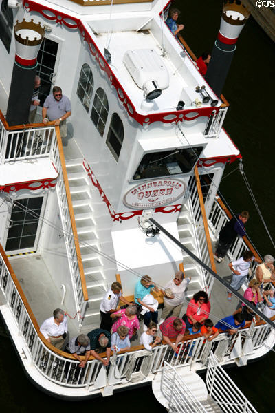 Minneapolis Queen tourist boat. Minneapolis, MN.