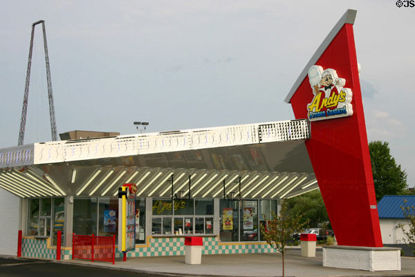 Drive-in eatery. Branson, MO.