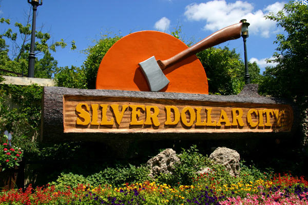 Silver Dollar City Amusement Park entrance. Branson, MO.