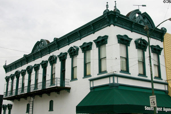 Heritage commercial building (345 South Main St.). Carthage, MO.
