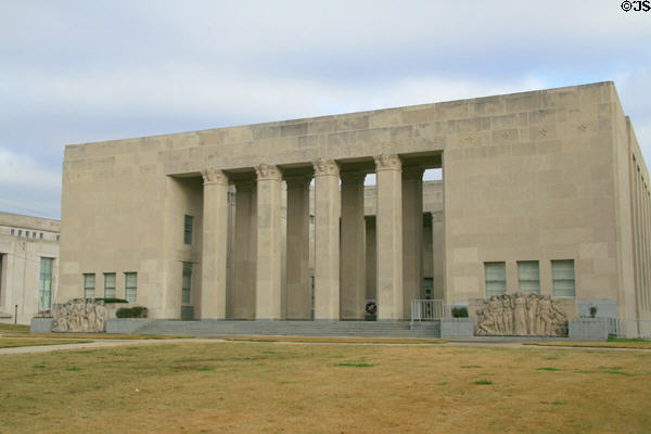 War Memorial Building (1939) (120 N State St. beside Old Capitol) a WPA project. Jackson, MS. Style: Art Deco.