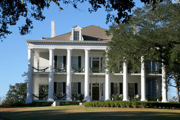 Dunleith Mansion (48 Homochitto at Arlington). Natchez, MS.