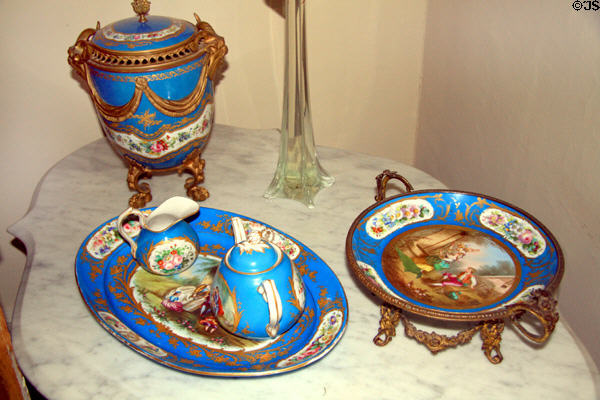 Porcelain collection at Monmouth mansion. Natchez, MS.