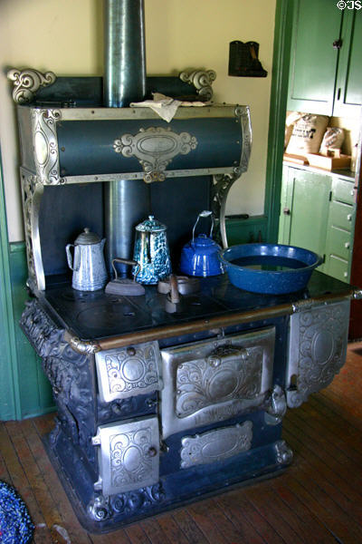 Laurel stove by the Art Stove Company of Detroit & Chicago at Stuhr Museum. Grand Island, NE.