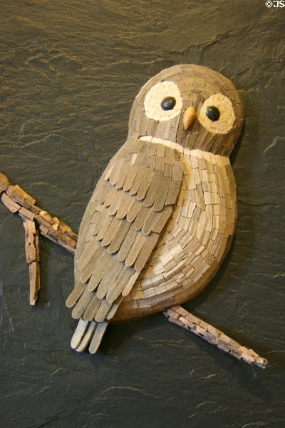 Sculpted owl by H.H. Kenfield n Petrified Wood Gallery. Ogallala, NE.