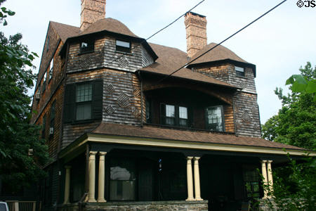 Shingle building on Hodge Road. Princeton, NJ. Style: Shingle.