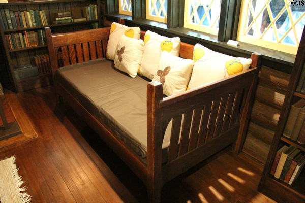 Oak settle #169 (c1901-3) by Craftsman Workshops of Eastwood, NY at Gustav Stickley Museum at Craftsman Farms. Morris Plains, NJ.