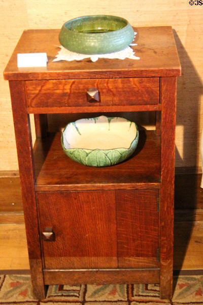 Oak Somno night stand #618 (c1902-03) by Craftsman Workshops of Eastwood, NY at Gustav Stickley Museum at Craftsman Farms. Morris Plains, NJ.
