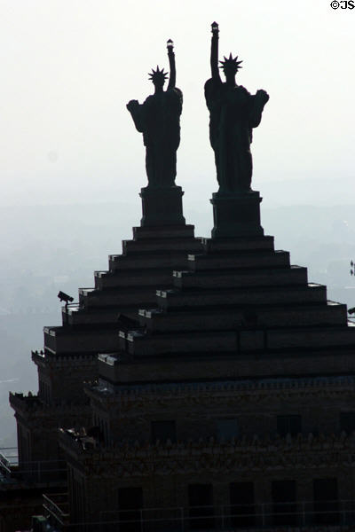Liberty Building twin miniatures of Statue of Liberty by Leo Lentelli atop step pyramids (1925) (23 floors) (Franklin at Court St.). Buffalo, NY. Architect: Alfred C. Bossom.