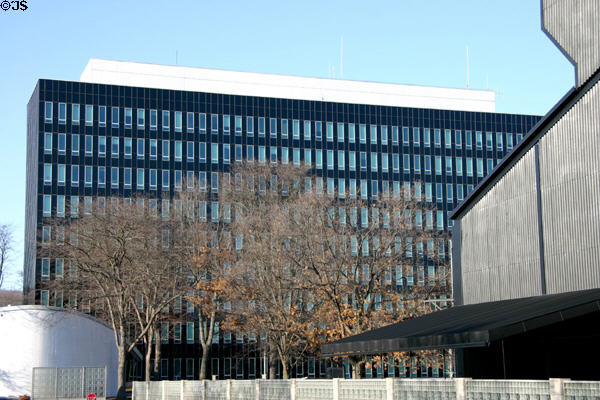 Corning Houghton Park building (1953) (9 floors). Corning, NY. Architect: Harrison, Abramovitz & Abbe.