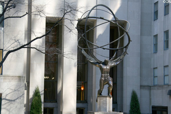 Atlas sculpture (1937) by Lee Lawrie at Rockefeller Center on Fifth Ave. New York, NY.