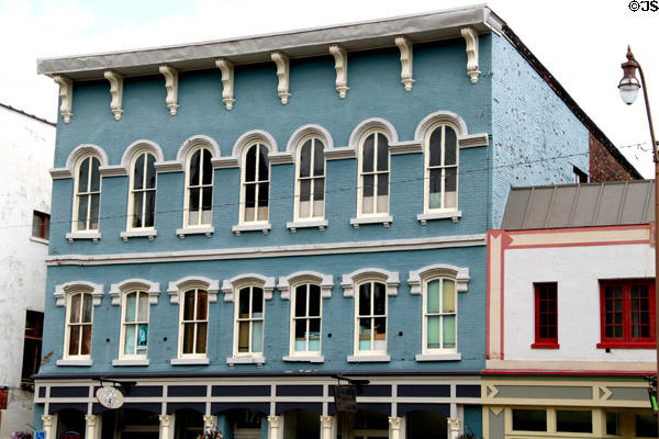Heritage Italianate building (17 S Park Place). Newark, OH.