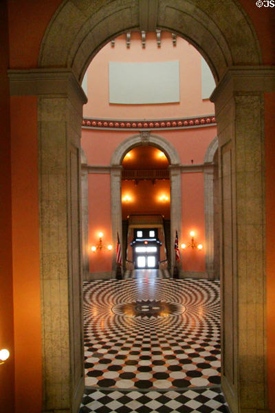 Rotunda in Ohio State Capitol. Columbus, OH.