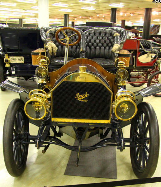 Front end of Royal Tourist (1904) from Cleveland, OH at Crawford Auto Aviation Museum of Cleveland History Center. Cleveland, OH.