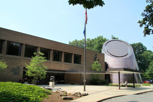 Cleveland Museum of Natural History (1991) (on University Circle). Cleveland, OH. Architect: Richard H. Kaplan.