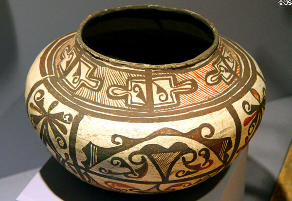 Zuni polychrome jar (c1890s) at Cleveland Museum of Natural History. Cleveland, OH.