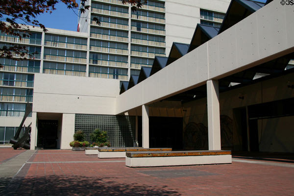 Eugene Community Conference Center (1982) & Hilton (Eugene Center). Eugene, OR. Architect: Hardy Holzman Pfeiffer Assoc..