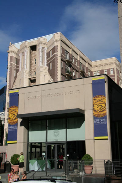 Oregon Historical Society Museum entrance (1965) (1200 SW Park Ave.). Portland, OR.