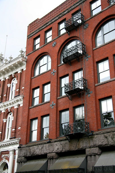 New Market Annex (1889) (5 floors) (58-66 SW 2nd Ave.). Portland, OR. Style: Richardsonian Romanesque. Architect: McCaw & Martin.