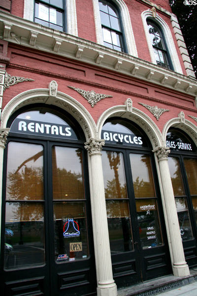 Smith's Block (1872) (111-113 SW Front Ave.). Portland, OR. Style: Italianate. Architect: W.W. Piper.