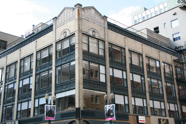 Prairie-style heritage commercial building (531 SW Broadway). Portland, OR.