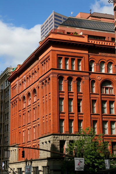 Richardsonian Romanesque facade of Imperial Hotel [aka Vintage Plaza]. Portland, OR.