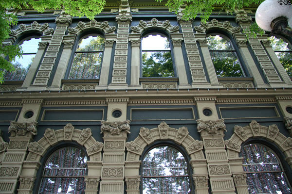 Ladd & Bush Bank cast iron facade. Salem, OR.