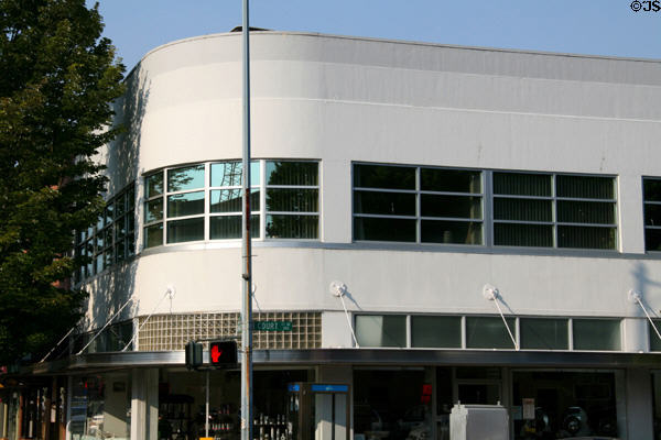 Pearce Building (1940) (305 Court Street NE). Salem, OR. Style: Art Moderne.