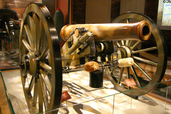 Civil War cannon at Gettysburg NPS Museum. Gettysburg, PA.