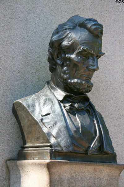 Bust of Abraham Lincoln at Gettysburg Soldier's National Cemetery. Gettysburg, PA.