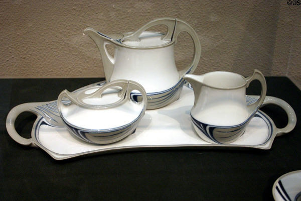 Meissen Art Nouveau tea service (1904) by Otto Eduard Gottfried Voigt at Philadelphia Museum of Art. Philadelphia, PA.