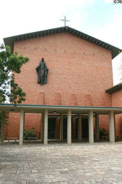 Trinity University Memorial Chapel (1964). San Antonio, TX. Architect: O'Neil Ford & Bartlett Cocke.