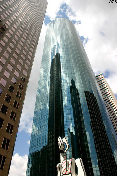 1100 Louisiana & Wells Fargo Plaza. Houston, TX.